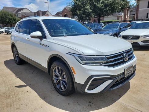 Used 2023 Volkswagen Tiguan SE FWD image 34