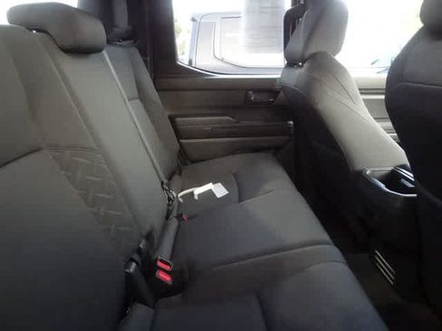 Used 2025 Toyota Tacoma SR5 AWD/4WD image 13