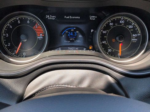 Used 2019 Jeep Cherokee Limited AWD/4WD image 32