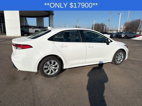 Used 2024 Toyota Corolla LE image 12