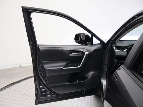 Certified 2025 Toyota RAV4 XLE w/ Convenience Package FWD image 16