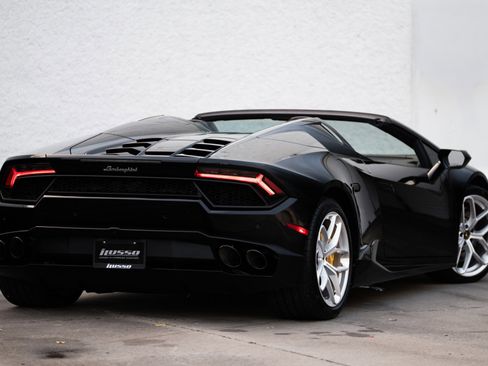 Used 2017 Lamborghini Huracan LP 580-2 image 2