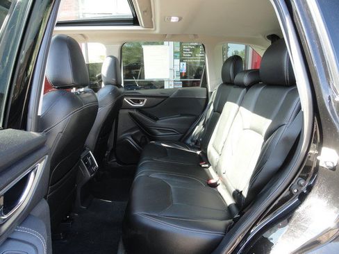 Used 2022 Subaru Forester Premium AWD/4WD image 12