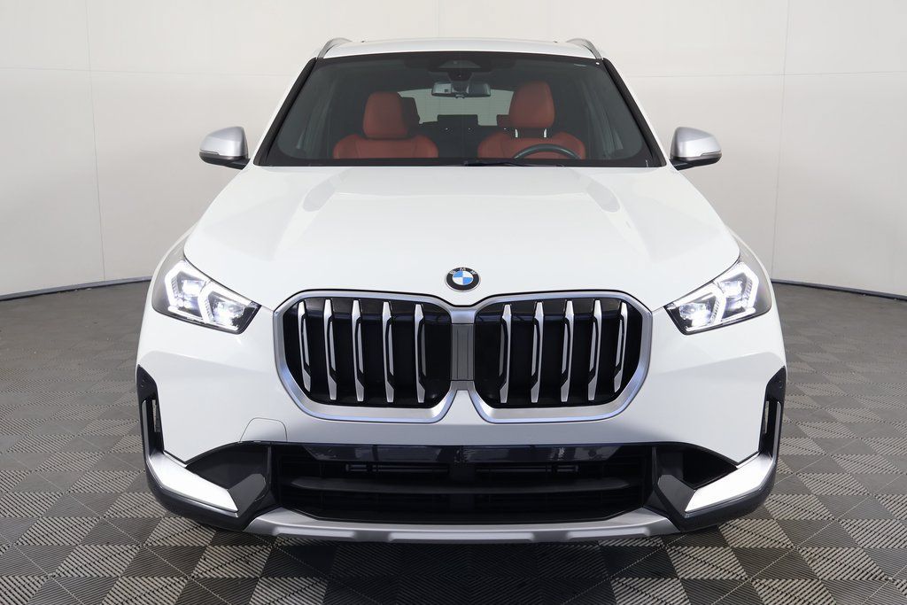 Used 2023 BMW X1 xDrive28i w/ Convenience Package AWD/4WD image 2