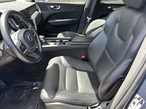 Used 2020 Volvo XC60 T5 Momentum AWD/4WD image 7