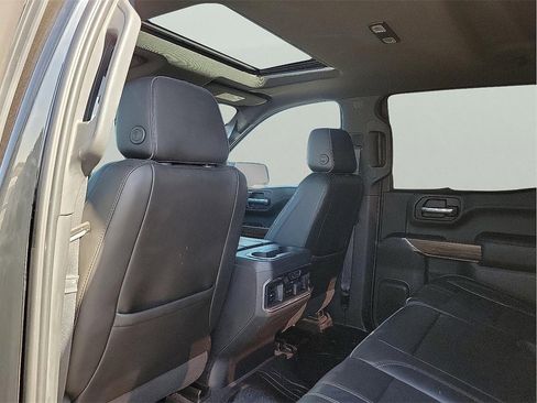 Used 2019 Chevrolet Silverado 1500 High Country w/ Technology Package image 12