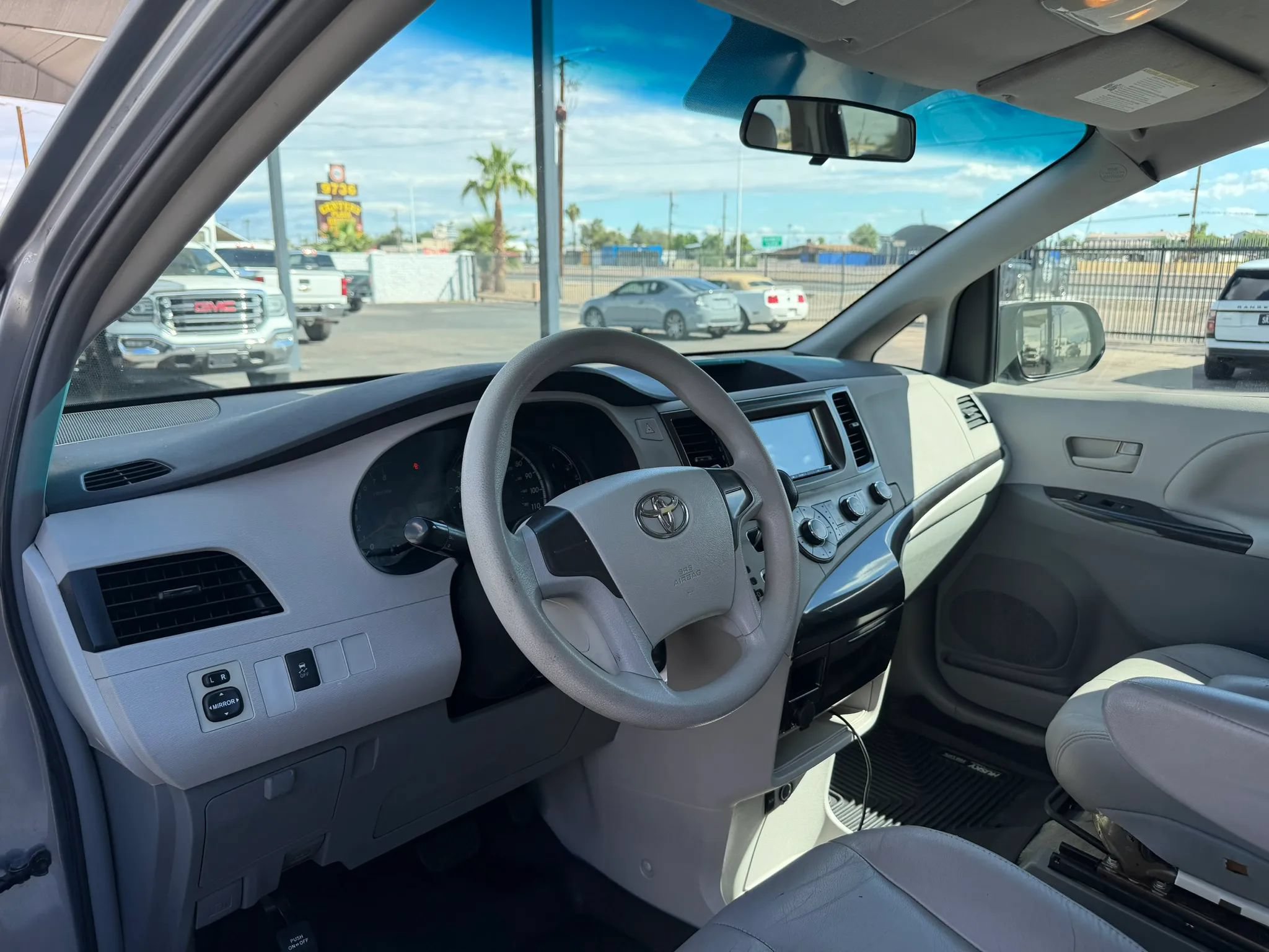 Used 2011 Toyota Sienna FWD image 17