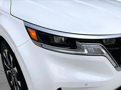 Used 2023 Kia Carnival EX FWD image 26