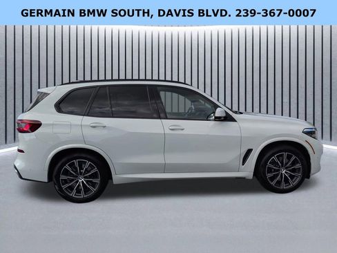 Used 2021 BMW X5 xDrive40i w/ M Sport Package image 4