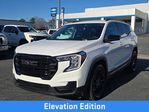 Certified 2023 GMC Terrain SLE w/ Driver Convenience Package image 9