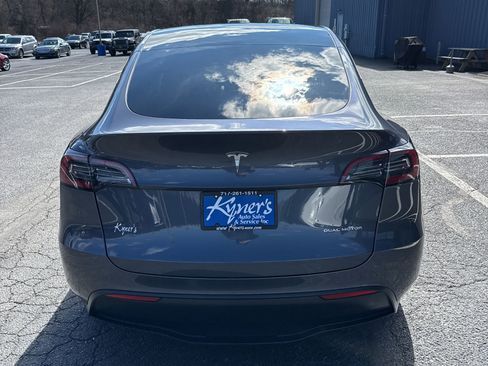 Used 2023 Tesla Model Y Long Range image 4