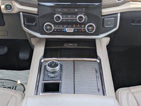 Used 2024 Ford Expedition Max Limited RWD image 19