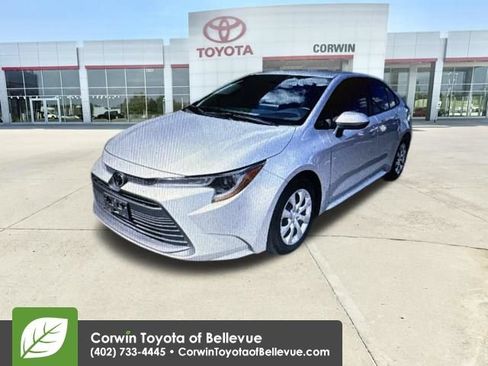 Used 2025 Toyota Corolla LE FWD image 13