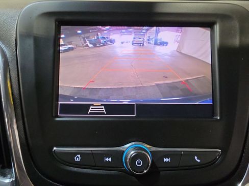 Used 2023 Chevrolet Equinox LS FWD image 22