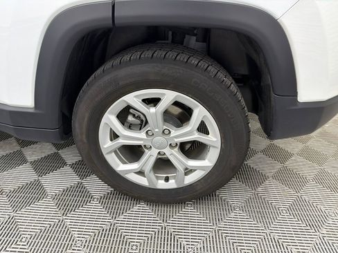 Used 2024 Jeep Compass Latitude AWD/4WD image 18