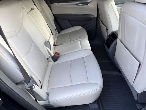 Used 2022 Cadillac XT5 Premium Luxury FWD image 14