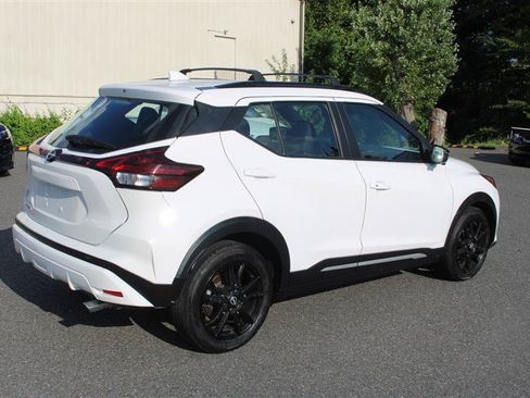 Used 2023 Nissan Kicks SR w/ Interior Electronics Package FWD image 8