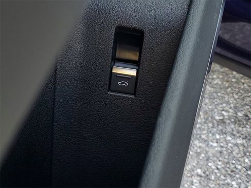 Used 2023 Audi e-tron S Prestige w/ Prestige Package image 19