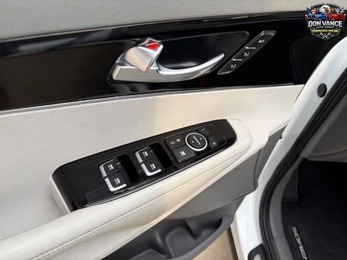 Used 2019 Kia Sorento SX FWD image 10