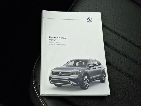 Used 2023 Volkswagen Tiguan SE w/ Panoramic Sunroof Package AWD/4WD image 26