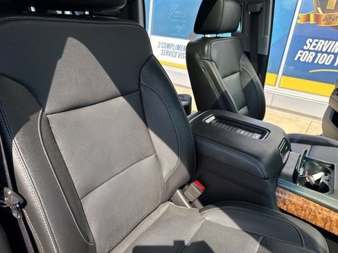 Certified 2020 Chevrolet Suburban Premier w/ Premier 6.2L Value Package image 35