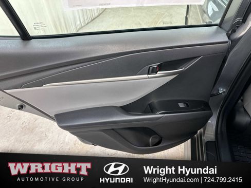 Used 2025 Toyota Camry SE w/ Convenience Package image 12