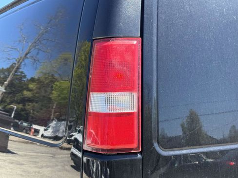 Used 2017 Chevrolet Express 2500 RWD image 8