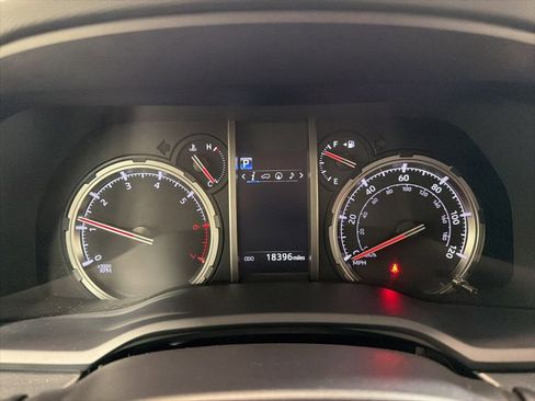 Used 2024 Toyota 4Runner TRD Off-Road AWD/4WD image 28