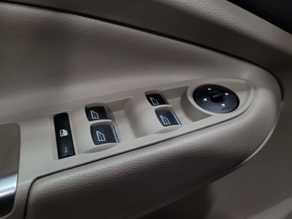Used 2019 Ford Escape SE FWD image 27