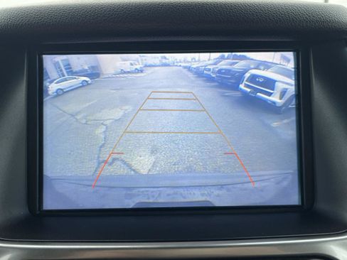 Used 2018 Chevrolet Tahoe LT image 16