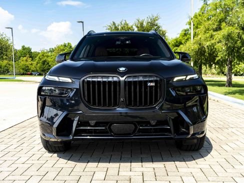 Used 2025 BMW X7 M60i AWD/4WD image 3