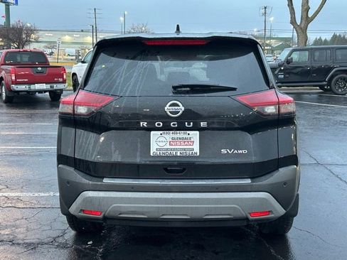 Certified 2021 Nissan Rogue SV image 5