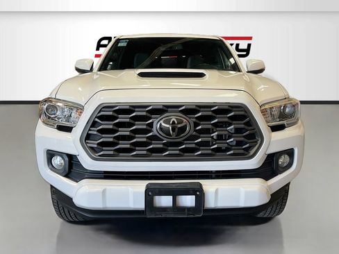Used 2021 Toyota Tacoma TRD Sport w/ Technology Package AWD/4WD image 2