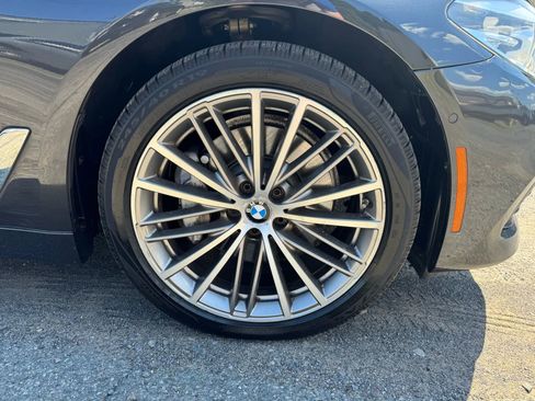Used 2017 BMW 530i xDrive image 10