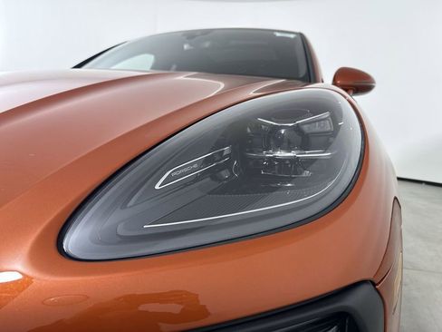 Certified 2023 Porsche Macan S image 11