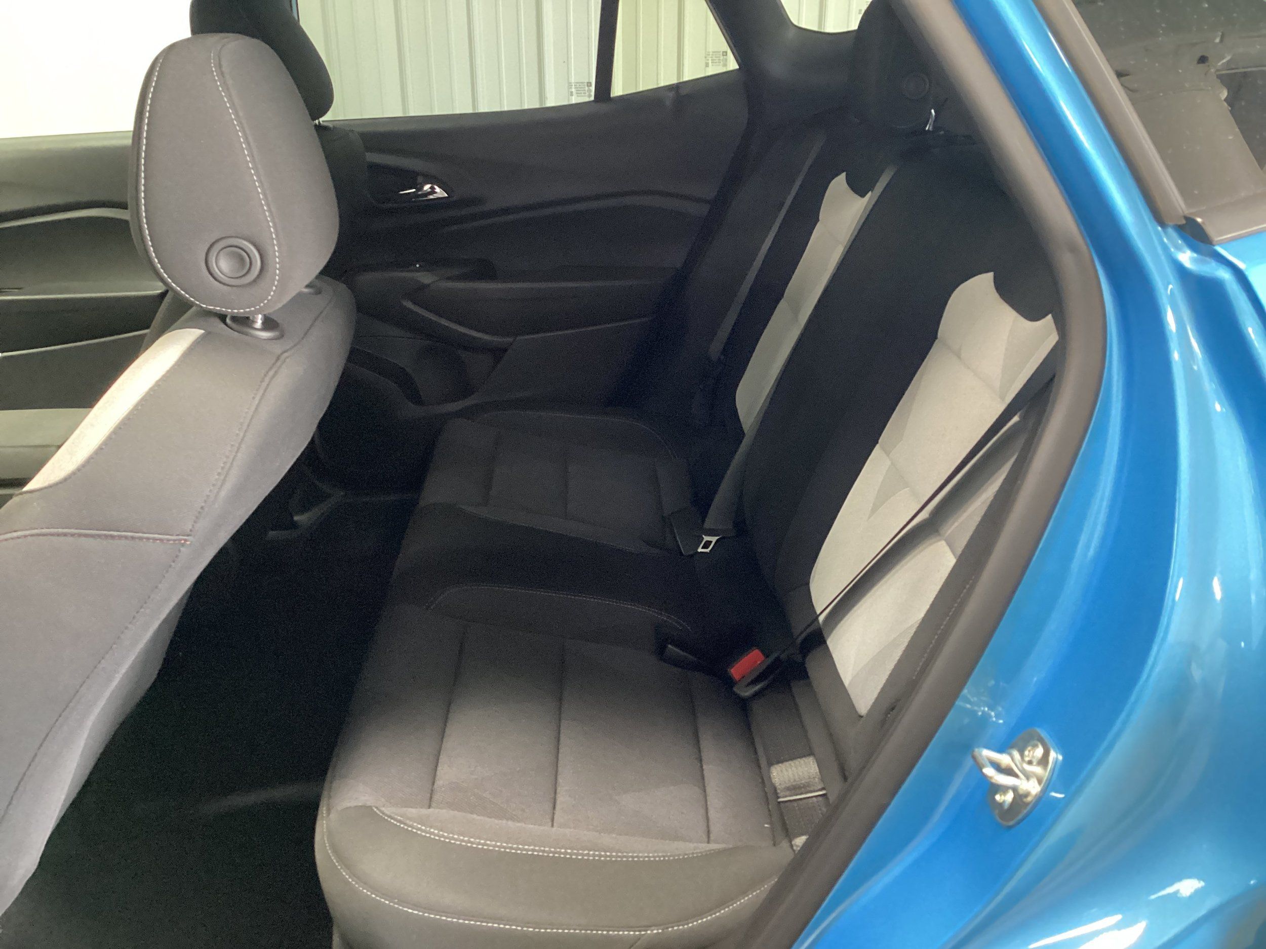 Used 2025 Chevrolet Trax RS FWD image 25