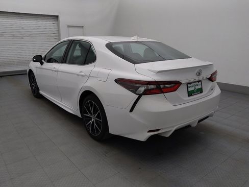 Used 2022 Toyota Camry SE image 5