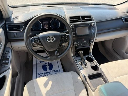 Used 2017 Toyota Camry LE FWD image 12