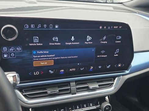 Certified 2024 Chevrolet Equinox EV LT w/ LPO, Blackout Package image 23