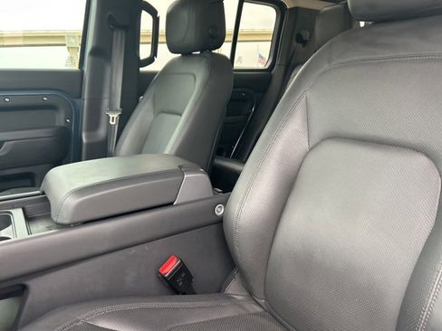 Used 2024 Land Rover Defender 110 S image 34