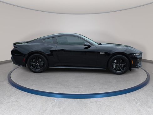 Used 2024 Ford Mustang GT RWD image 4