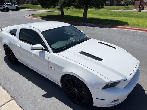 Used 2013 Ford Mustang GT Premium w/ Security Pkg RWD image 8
