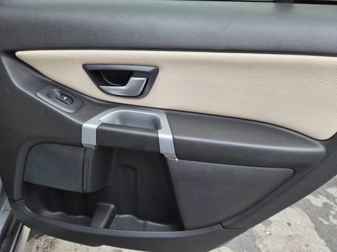 Used 2013 Volvo XC90 3.2 R-Design image 14