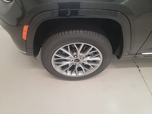 New 2025 Jeep Grand Cherokee L Summit image 2