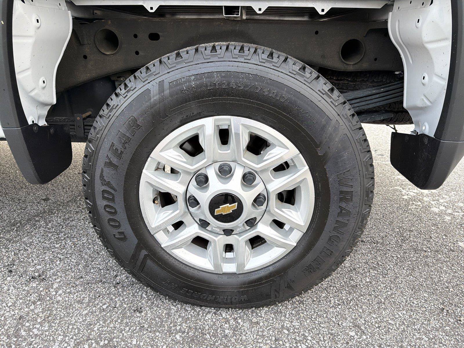 Used 2025 Chevrolet Silverado 2500 LT AWD/4WD image 18