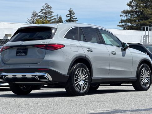 Used 2025 Mercedes-Benz GLC 300 4MATIC image 9