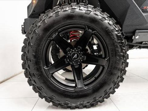 Used 2025 Jeep Gladiator Sport image 27