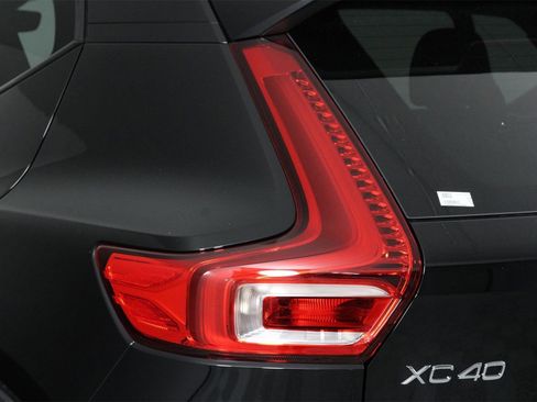 New 2026 Volvo XC40 B4 Core image 15
