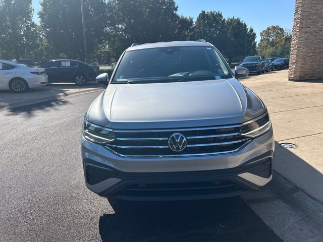 Used 2024 Volkswagen Tiguan S FWD image 2