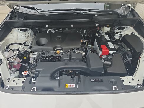 Used 2024 Toyota RAV4 LE FWD image 28